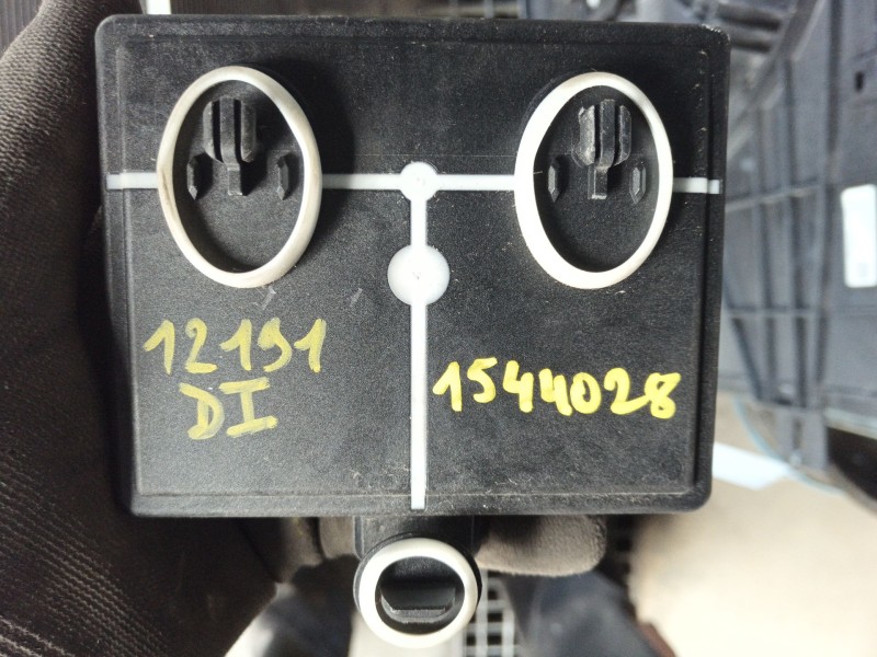 Recambio de modulo confort para peugeot 308 iii (fb_, fh_, fp_, f3_, fm_) bluehdi 130 (fbyhzl, fbyhzt) referencia OEM IAM 985306