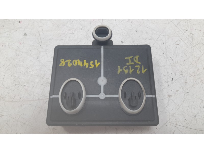 Recambio de modulo confort para peugeot 308 iii (fb_, fh_, fp_, f3_, fm_) bluehdi 130 (fbyhzl, fbyhzt) referencia OEM IAM 985306