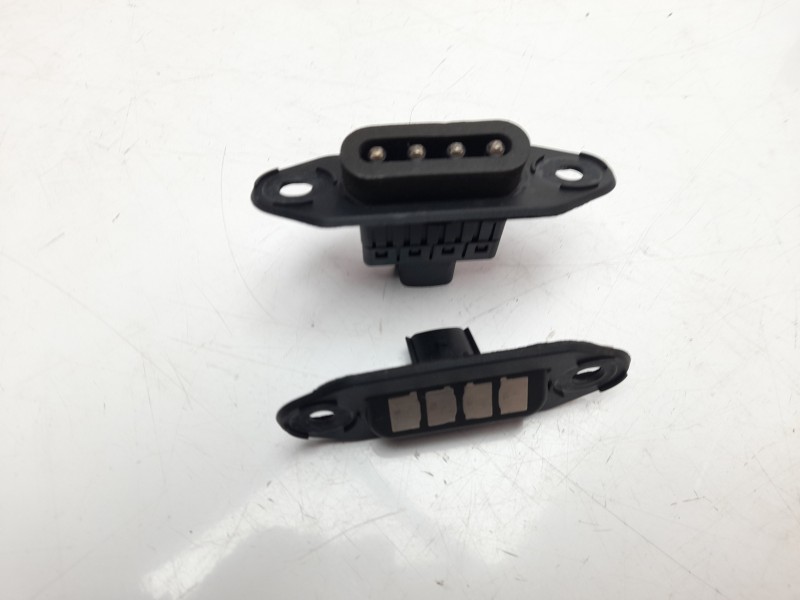 Recambio de retenedor puerta para ford tourneo courier (c4a) titanium referencia OEM IAM ET7614A658  