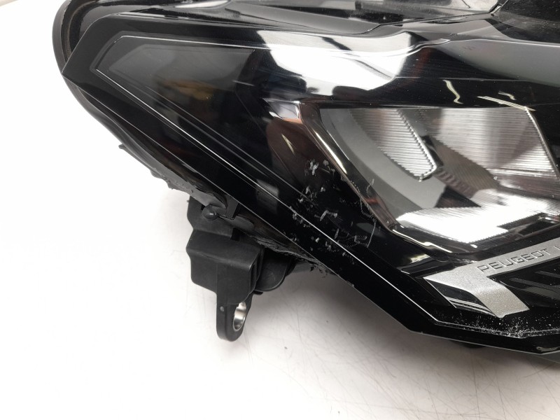 Recambio de faro derecho para peugeot 308 iii (fb_, fh_, fp_, f3_, fm_) bluehdi 130 (fbyhzl, fbyhzt) referencia OEM IAM 98491162