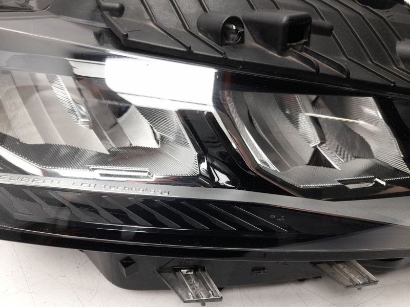 Recambio de faro derecho para peugeot 308 iii (fb_, fh_, fp_, f3_, fm_) bluehdi 130 (fbyhzl, fbyhzt) referencia OEM IAM 98491162