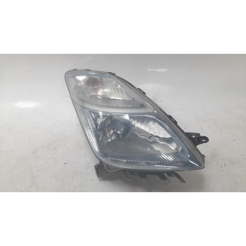 Recambio de faro derecho para toyota prius liftback (_w2_) 1.5 hybrid (nhw20_) referencia OEM IAM 8117047090  108907702/TY420490