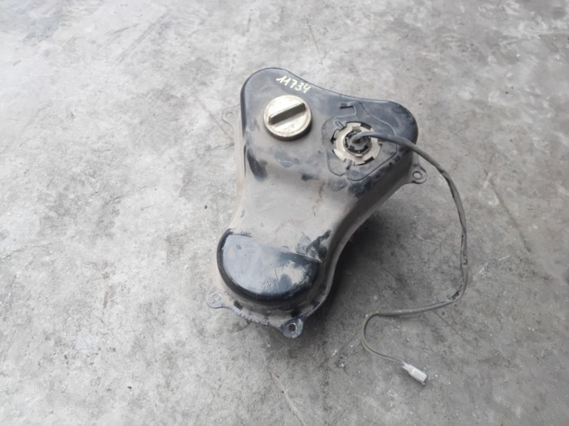 Recambio de deposito combustible para mash storia ht125t-24 referencia OEM IAM 50001EGB0050  