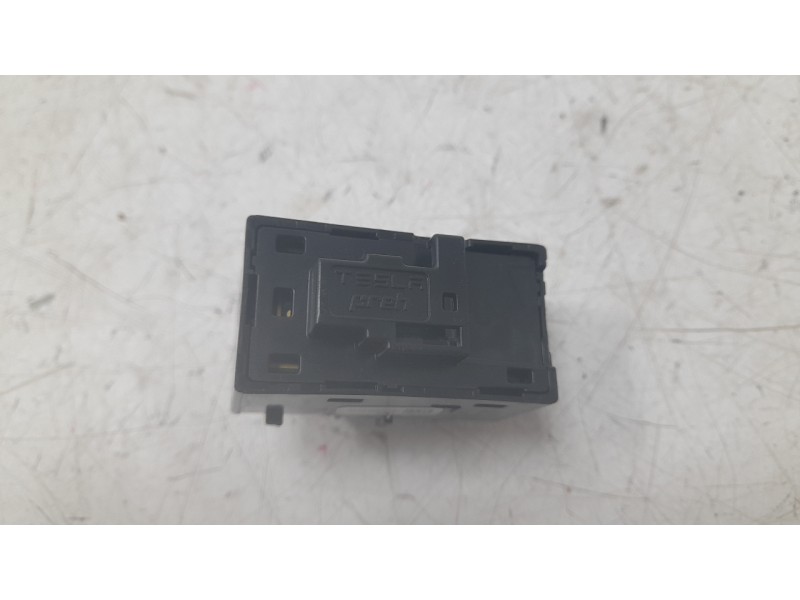 Recambio de mando elevalunas trasero izquierdo para tesla model 3 ev referencia OEM IAM 108103802F  