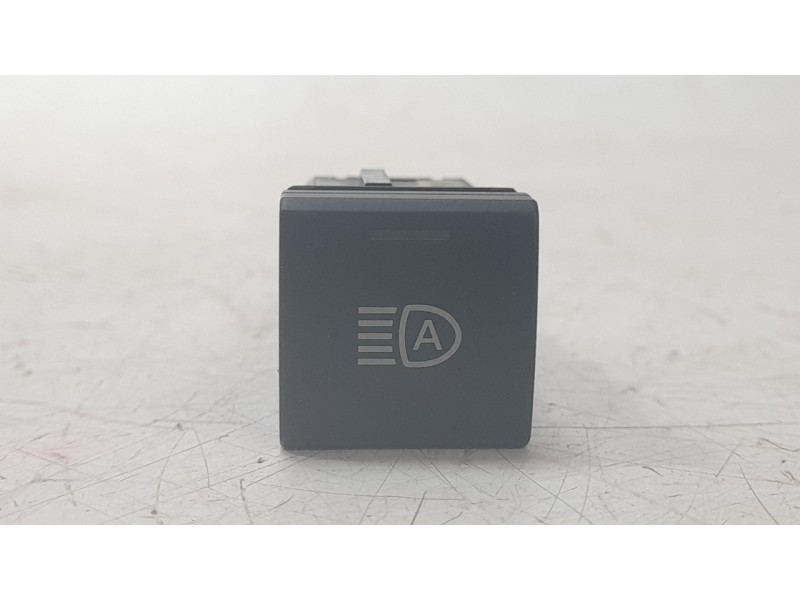 Recambio de interruptor para toyota corolla fastback (_e21_) 1.8 hybrid (zwe211) referencia OEM IAM 8415302110  
