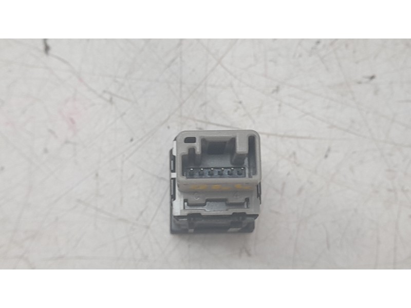 Recambio de interruptor para toyota corolla fastback (_e21_) 1.8 hybrid (zwe211) referencia OEM IAM 8415302110  