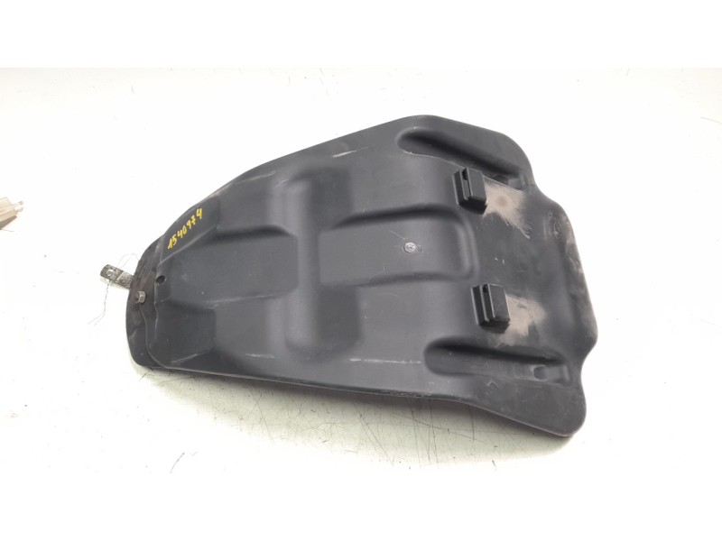 Recambio de guardabarros trasero para mash storia ht125t-24 referencia OEM IAM 65155EGB00  