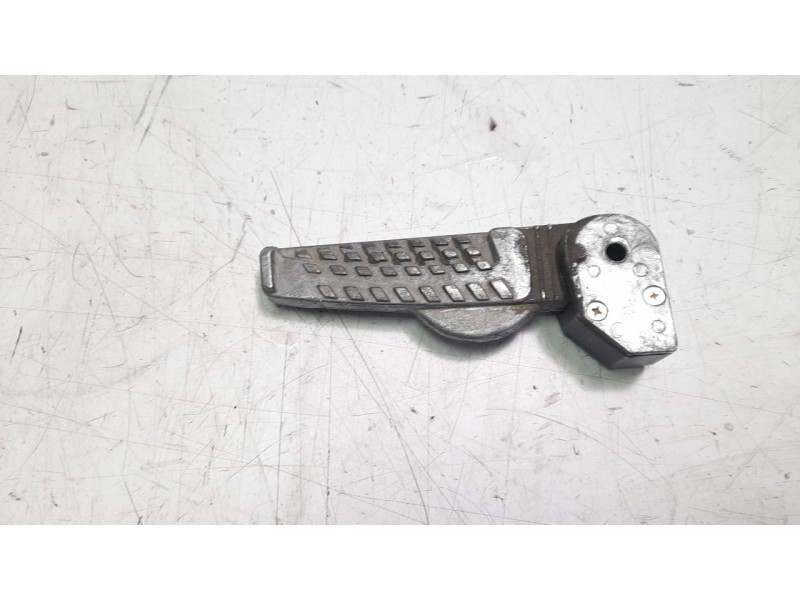 Recambio de estribera derecha para mash storia ht125t-24 referencia OEM IAM 5071ALKA19000  