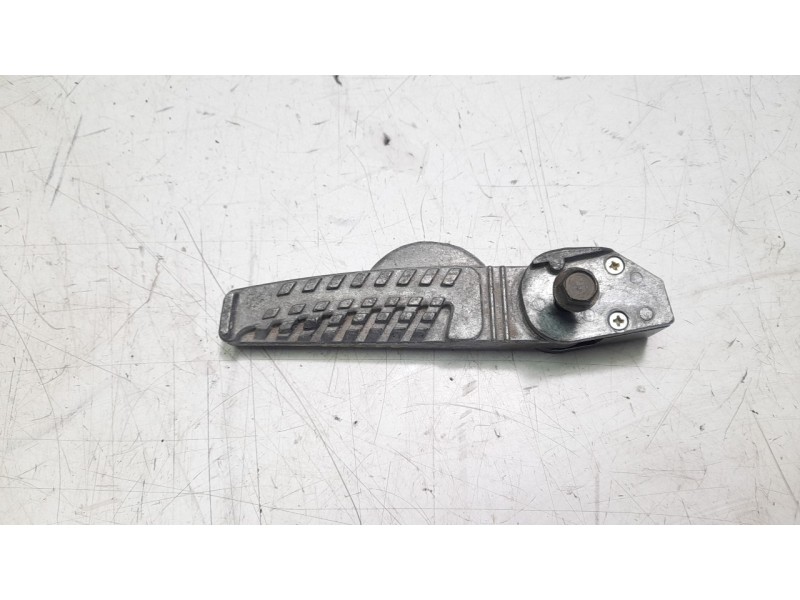 Recambio de estribera izquierda para mash storia ht125t-24 referencia OEM IAM 5071ALKA19999  