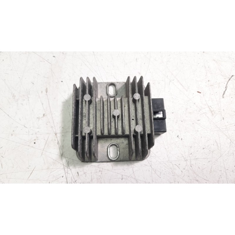 Recambio de regulador de corriente para mash storia ht125t-24 referencia OEM IAM 9630000B00125  