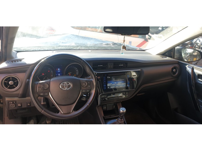 toyota auris del año 2018