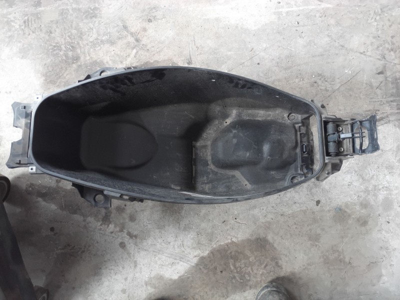 Recambio de portaequipajes para honda pcx 125 pcx 125 referencia OEM IAM 81250K1ZJ10  