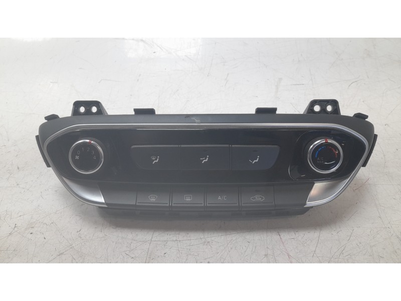 Recambio de mando climatizador para hyundai i30 (pd) tecno mild-hybrid referencia OEM IAM 97250G4BA0  