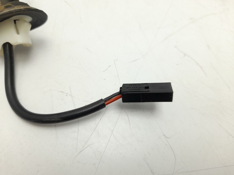 Recambio de luz central de freno para audi a3 (8v1, 8vk) 1.6 tdi referencia OEM IAM 8V0945097B  