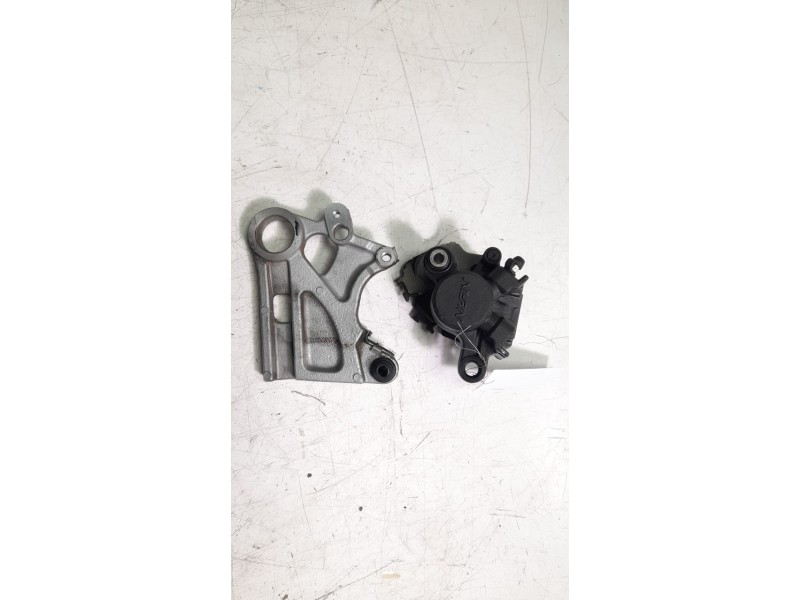 Recambio de pinza de freno trasera derecha para yamaha xsr 900 referencia OEM IAM B7N2580W0000  