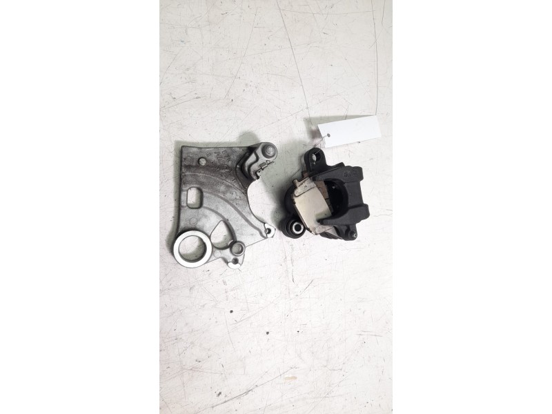 Recambio de pinza de freno trasera derecha para yamaha xsr 900 referencia OEM IAM B7N2580W0000  