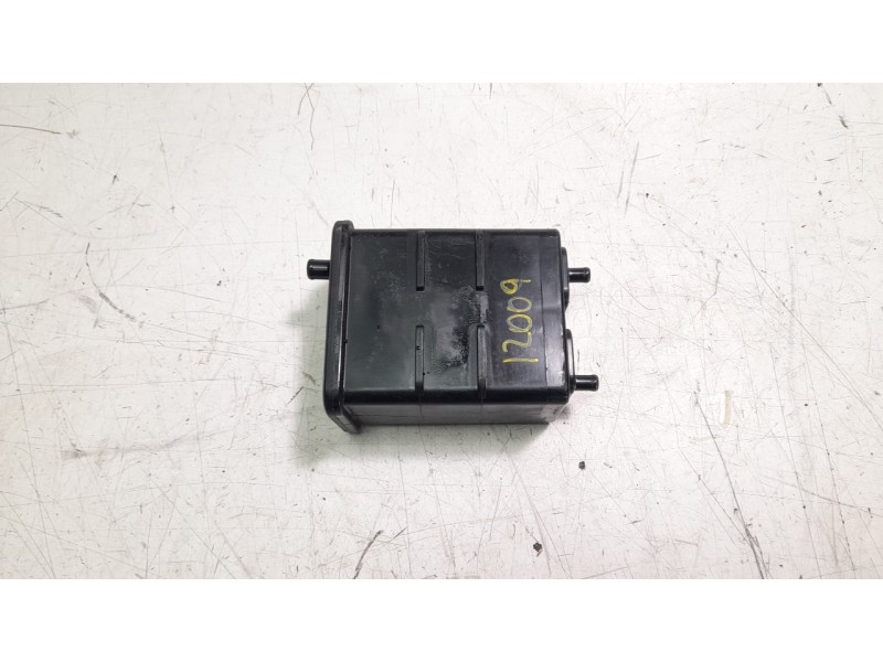 Recambio de filtro carbono activo para yamaha xsr 900 referencia OEM IAM B7N241700000  