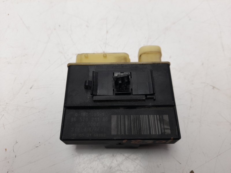 Recambio de caja precalentamiento para peugeot partner kombi 1.6 blue-hdi fap referencia OEM IAM 9652021180  