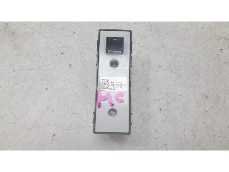 Recambio de mando elevalunas trasero derecho para hyundai i30 (pd) tecno mild-hybrid referencia OEM IAM 93581G3010  IAF880087KH