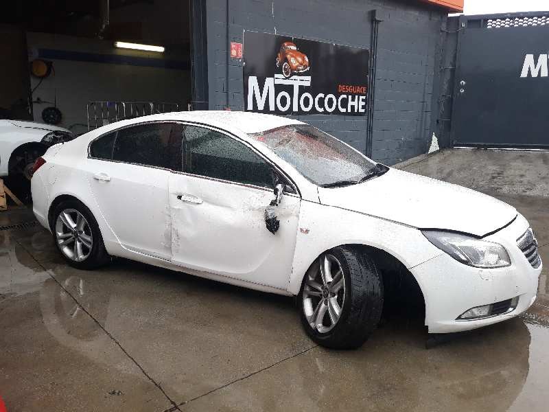 opel insignia berlina del año 2012