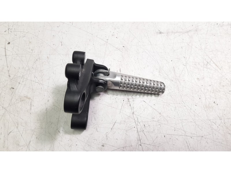 Recambio de estribos laterales para yamaha xsr 900 referencia OEM IAM BEA274420000  