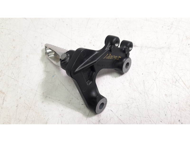 Recambio de estribos laterales para yamaha xsr 900 referencia OEM IAM BEA274420000  