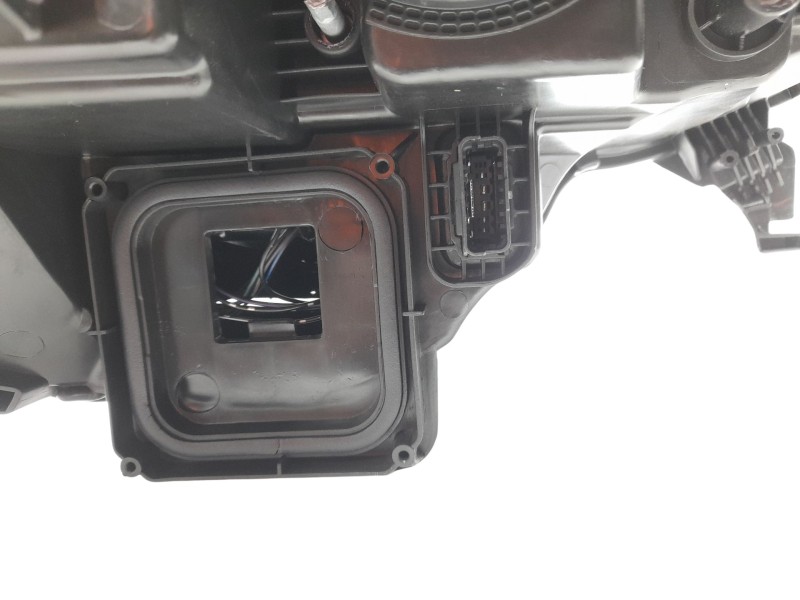 Recambio de faro izquierdo para renault megane iv sedán 1.6 sce referencia OEM IAM 260607159R  10118040004/11815951/557008C