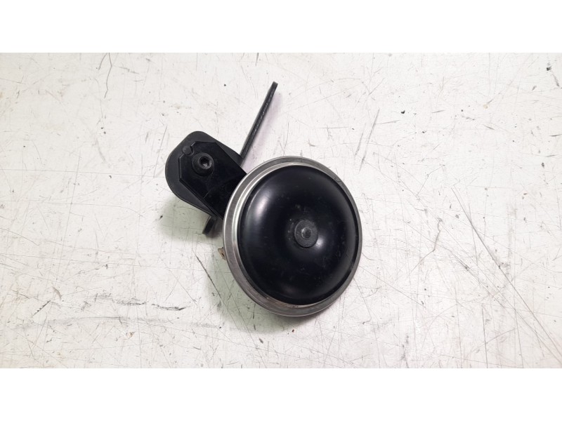 Recambio de claxon para yamaha xsr 900 referencia OEM IAM BEA833710000  