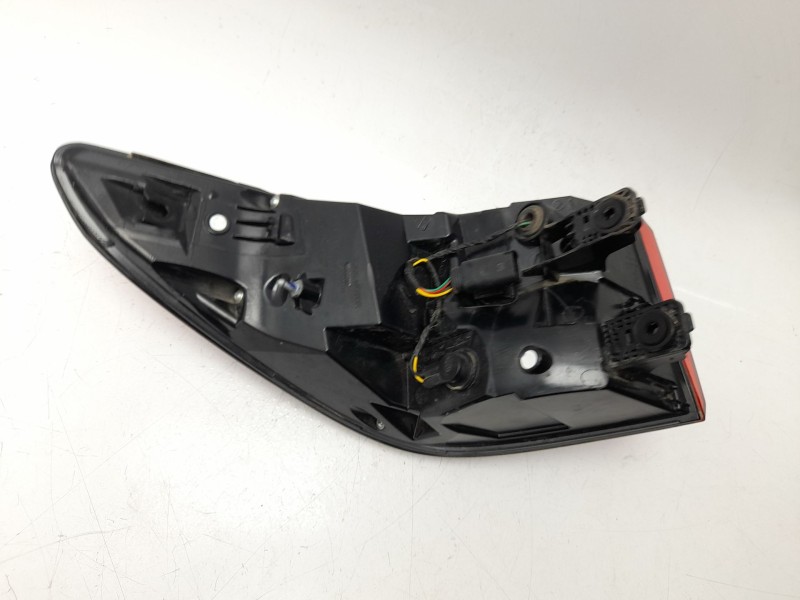 Recambio de piloto trasero derecho para mg zs suv (azs1) 1.5 vti referencia OEM IAM 10571682  