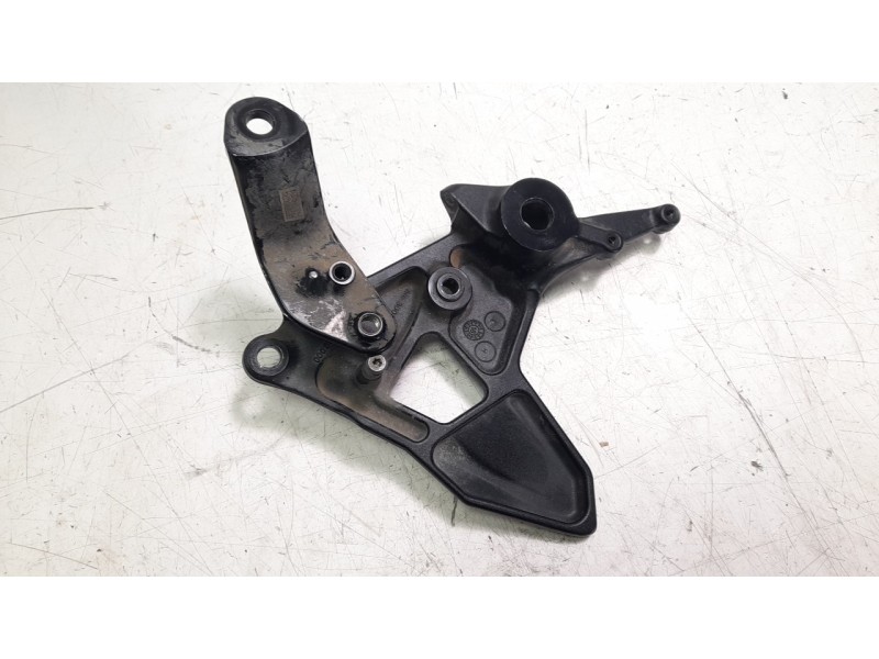 Recambio de estribo lateral para ktm 790 adventure referencia OEM IAM 63503039000  