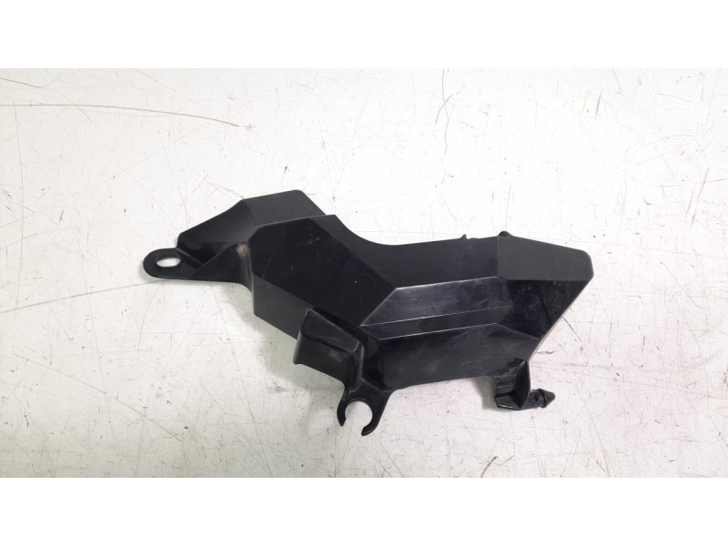 Recambio de canalizador de aire para yamaha xsr 900 referencia OEM IAM B7N124670000  