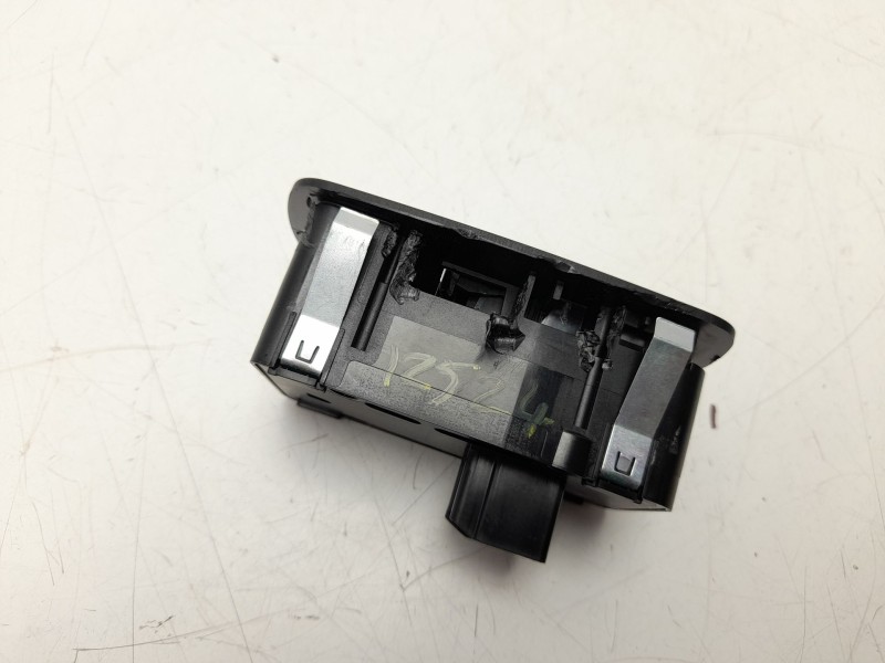 Recambio de mando elevalunas delantero derecho para maserati ghibli iii (m157) 3.0 s q4 referencia OEM IAM 670025405  