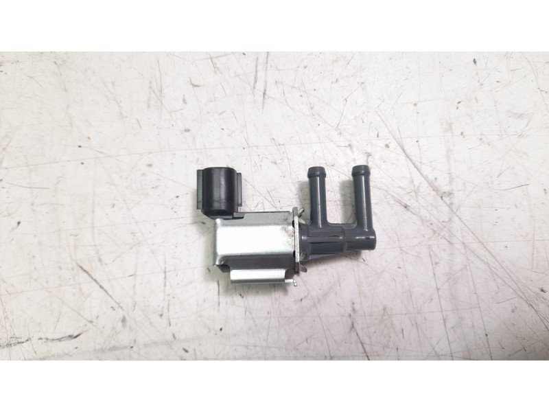 Recambio de valvula solenoide para yamaha xsr 900 referencia OEM IAM K5T48693  