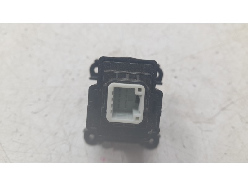 Recambio de warning para hyundai i30 (pd) tecno mild-hybrid referencia OEM IAM 93730G4AA0  