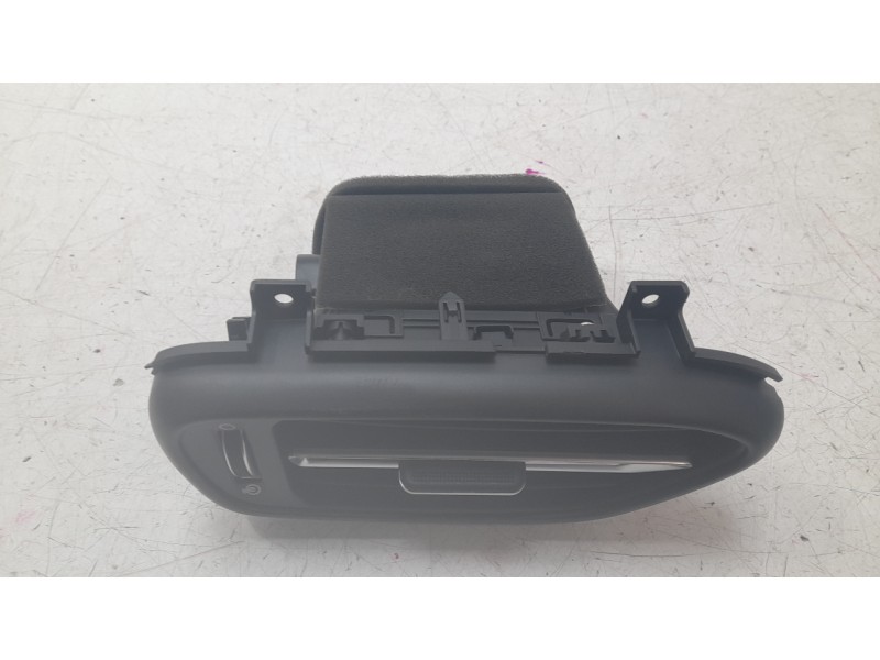 Recambio de aireador derecho para hyundai i30 (pd) tecno mild-hybrid referencia OEM IAM 97490G4AB0  
