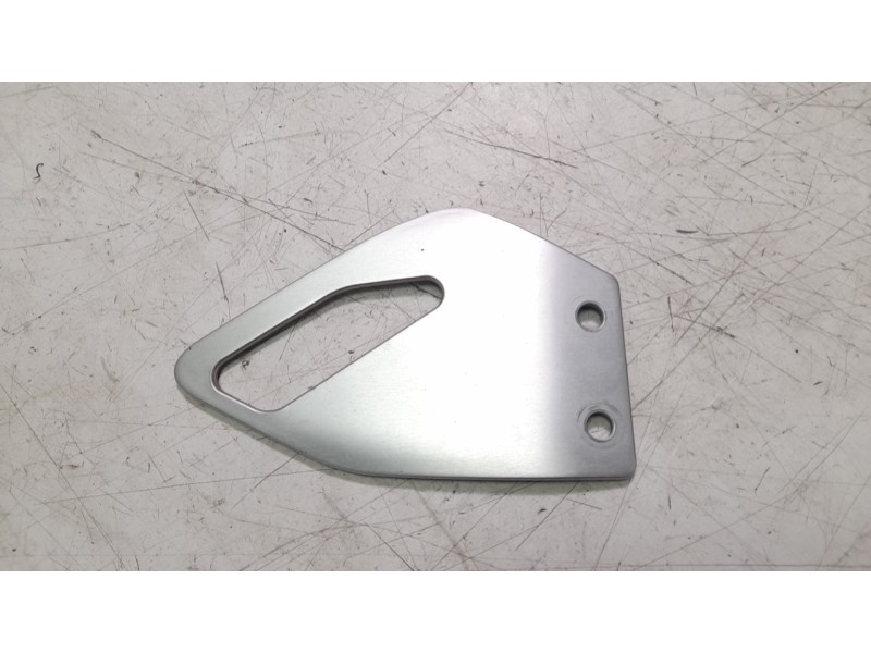 Recambio de moldura para yamaha xsr 900 referencia OEM IAM BEA274450000  