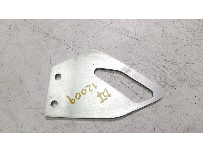 Recambio de moldura para yamaha xsr 900 referencia OEM IAM BEA274450000  