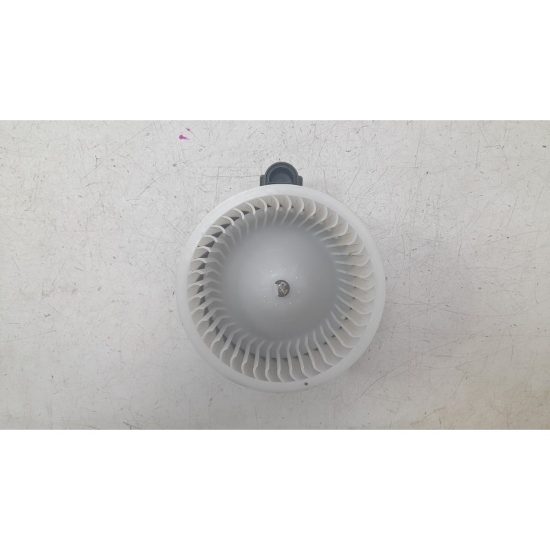 Recambio de ventilador calefaccion para hyundai i30 (pd) tecno mild-hybrid referencia OEM IAM 97113A4000  EWNHY009/VHF560087KH/3