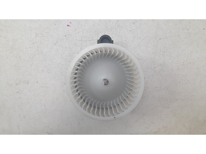 Recambio de ventilador calefaccion para hyundai i30 (pd) tecno mild-hybrid referencia OEM IAM 97113A4000  EWNHY009/VHF560087KH/3