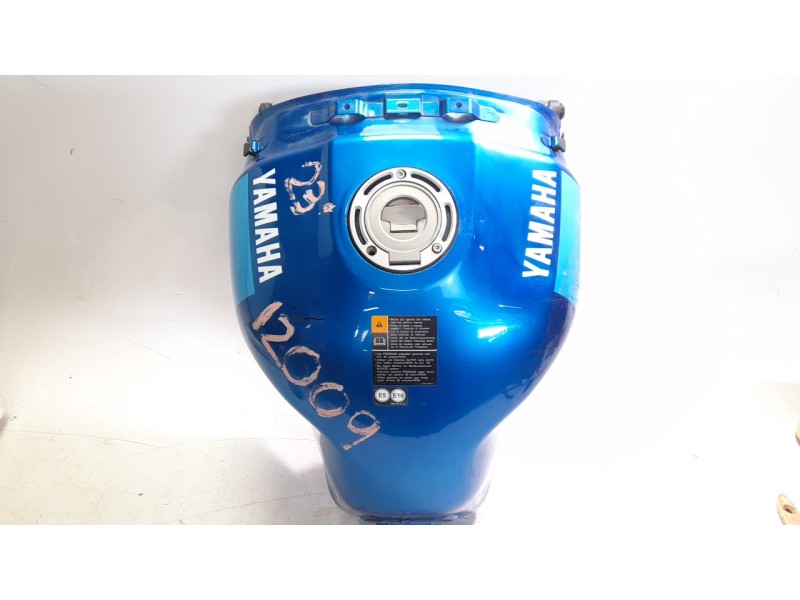Recambio de deposito combustible para yamaha xsr 900 referencia OEM IAM BEAY24100001  