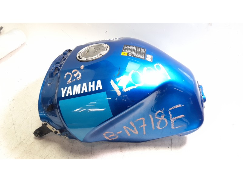 Recambio de deposito combustible para yamaha xsr 900 referencia OEM IAM BEAY24100001  