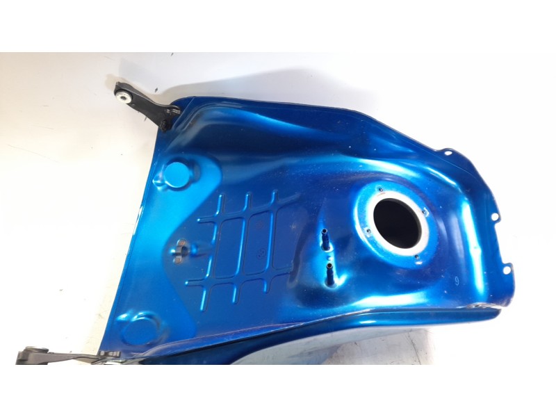 Recambio de deposito combustible para yamaha xsr 900 referencia OEM IAM BEAY24100001  
