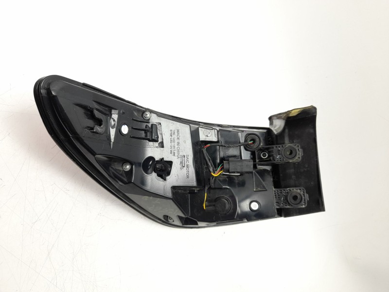 Recambio de piloto trasero derecho para mg zs suv (azs1) 1.0 t-gdi referencia OEM IAM 10571682  