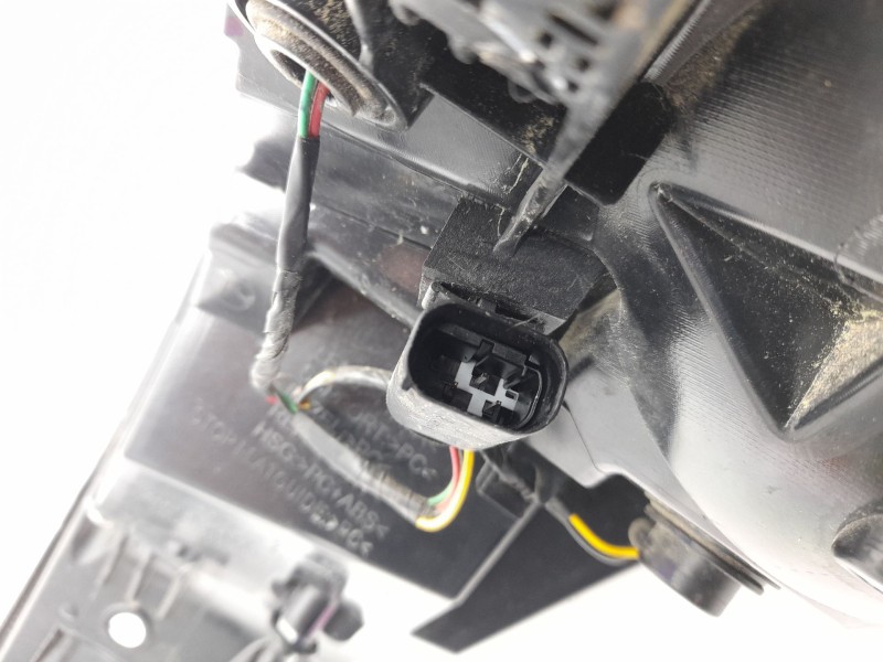 Recambio de piloto trasero derecho para mg zs suv (azs1) 1.0 t-gdi referencia OEM IAM 10571682  