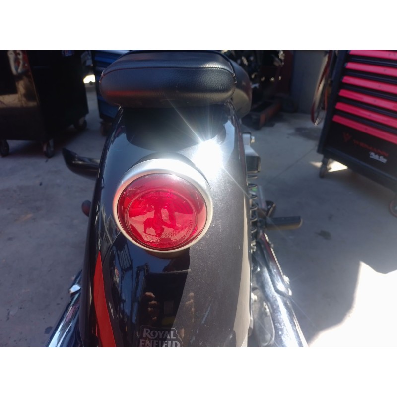 Recambio de piloto trasero central para royal enfield super meteor 650 super meteor 650 referencia OEM IAM   