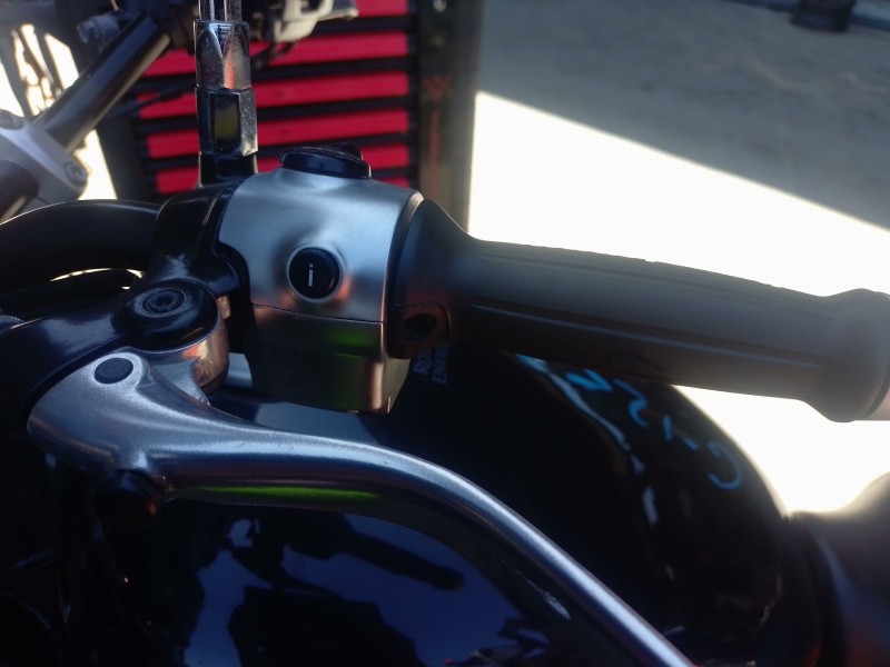 Recambio de piña luces izquierda para royal enfield super meteor 650 super meteor 650 referencia OEM IAM   