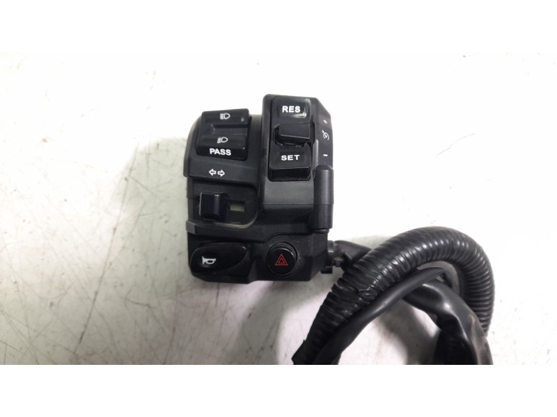 Recambio de piña luces izquierda para yamaha tracer tracer 9 (rn70) referencia OEM IAM B5U839540100  