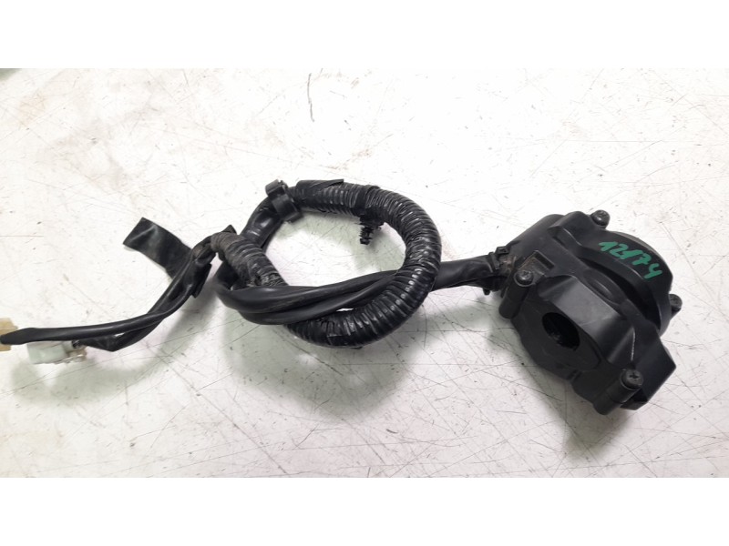 Recambio de piña luces derecha para yamaha tracer tracer 9 (rn70) referencia OEM IAM B5U8291R1100  