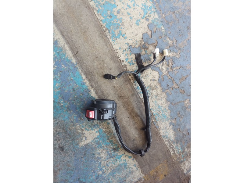 Recambio de piña luces derecha para yamaha tracer tracer 9 (rn70) referencia OEM IAM B5U8291R1100  