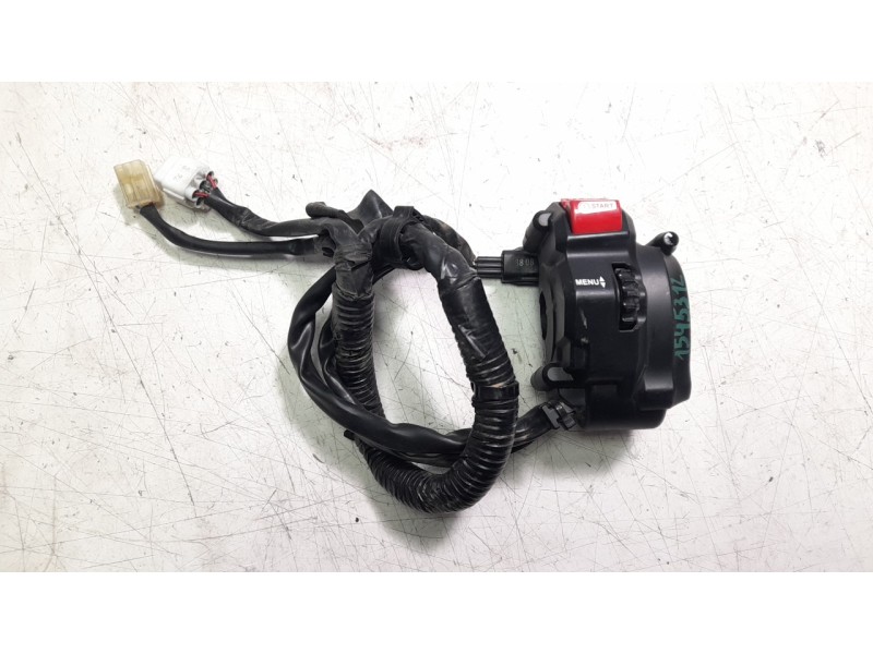 Recambio de piña luces derecha para yamaha tracer tracer 9 (rn70) referencia OEM IAM B5U8291R1100  